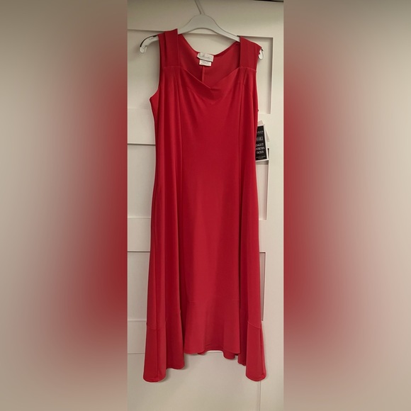 Marallis Sweetheart Dress with Pockets - Picture 4 of 5